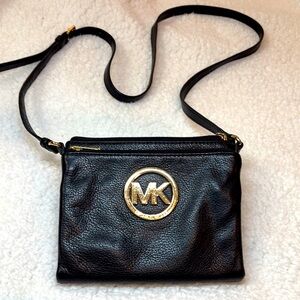 Michael Kors | Black Multi Pocket Crossbody